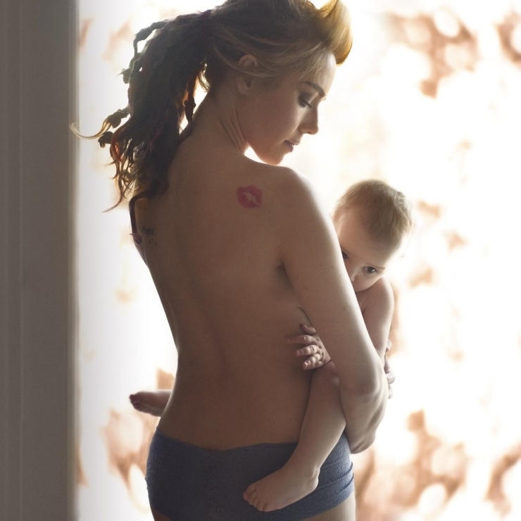 Illustration de l'article : 15 photos magnifiques qui rendent hommage aux femmes qui allaitent et qui nous rappellent à quel point c’est naturel...