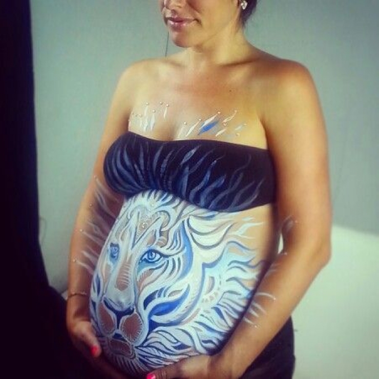 Illustration de l'article : Elles sont enceintes et se familiarisent avec le Belly Painting pour mettre leurs ventres en avant... C'est magnifique !