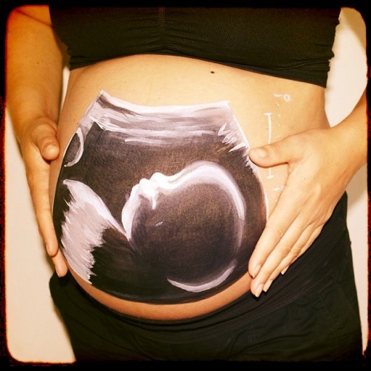 Illustration de l'article : Elles sont enceintes et se familiarisent avec le Belly Painting pour mettre leurs ventres en avant... C'est magnifique !