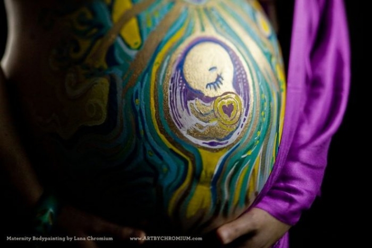 Illustration de l'article : Elles sont enceintes et se familiarisent avec le Belly Painting pour mettre leurs ventres en avant... C'est magnifique !