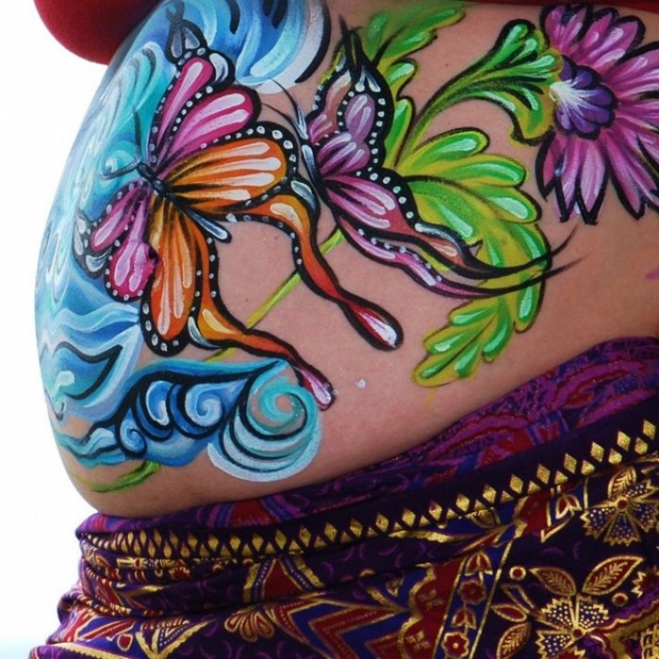Illustration de l'article : Elles sont enceintes et se familiarisent avec le Belly Painting pour mettre leurs ventres en avant... C'est magnifique !