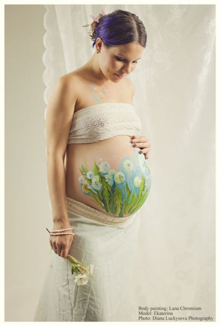 Illustration de l'article : Elles sont enceintes et se familiarisent avec le Belly Painting pour mettre leurs ventres en avant... C'est magnifique !