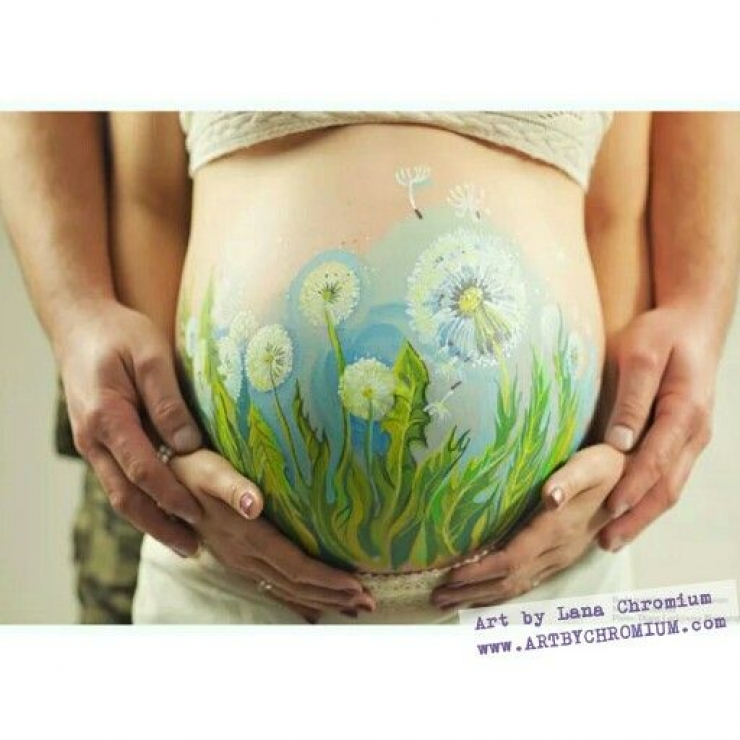 Illustration de l'article : Elles sont enceintes et se familiarisent avec le Belly Painting pour mettre leurs ventres en avant... C'est magnifique !