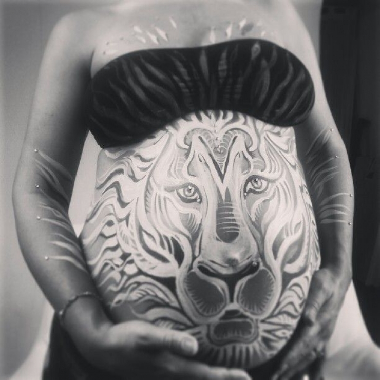 Illustration de l'article : Elles sont enceintes et se familiarisent avec le Belly Painting pour mettre leurs ventres en avant... C'est magnifique !