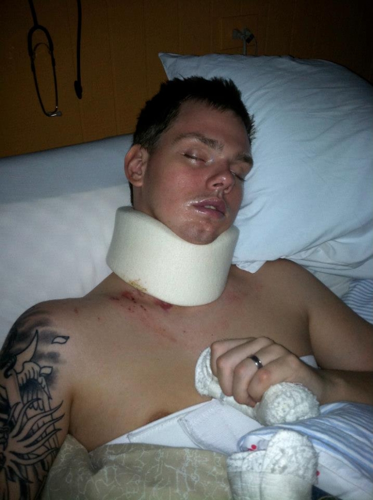 Illustration de l'article : Les médecins lui disaient d'abandonner son mari, expliquant qu'il ne sortirait jamais du coma. Mais regardez ce qu'il est devenu quelques mois plus tard, grâce à tout son amour !