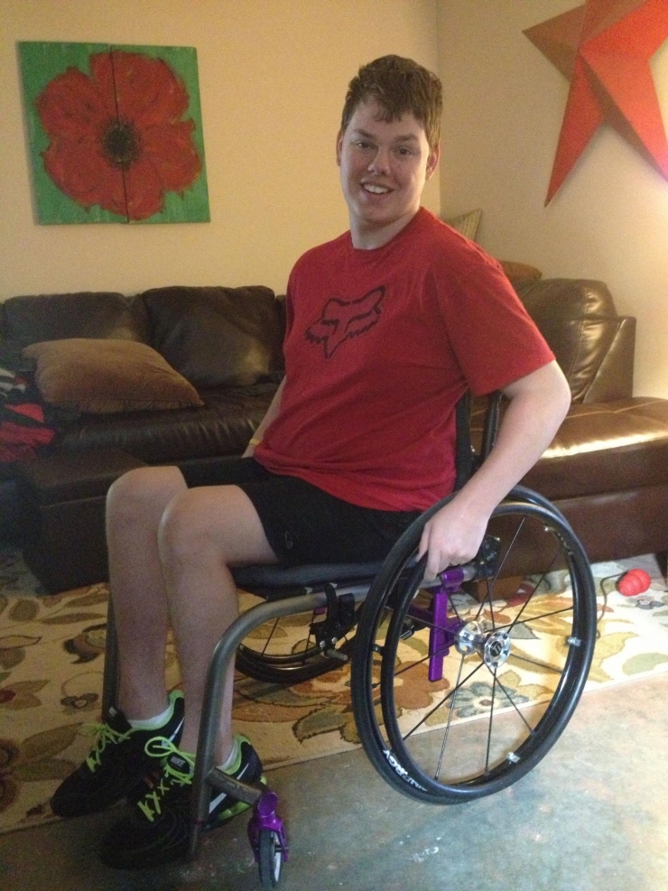 Illustration de l'article : Les médecins lui disaient d'abandonner son mari, expliquant qu'il ne sortirait jamais du coma. Mais regardez ce qu'il est devenu quelques mois plus tard, grâce à tout son amour !