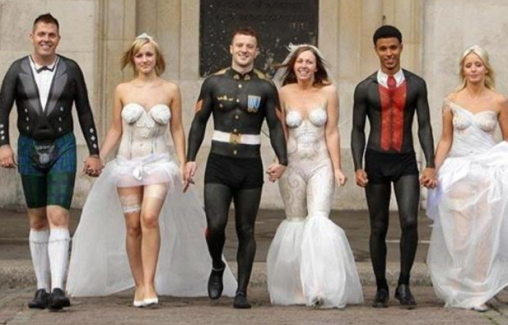 Illustration de l'article : N’importe quelle femme préférerait ne pas se marier plutôt que de porter l’une de ces 22 robes !