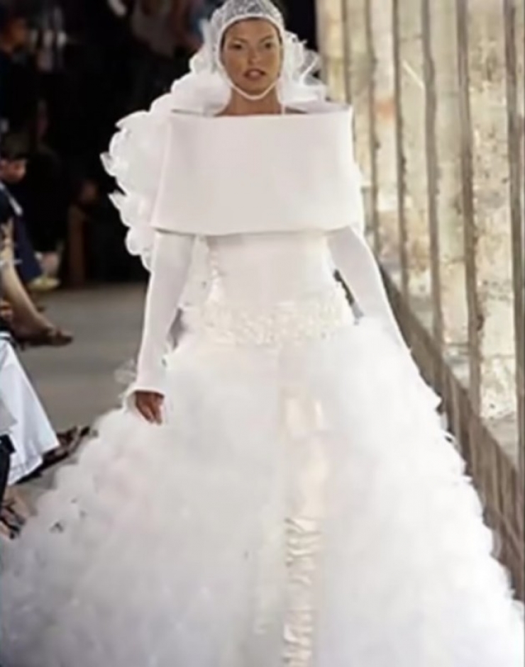 Illustration de l'article : N’importe quelle femme préférerait ne pas se marier plutôt que de porter l’une de ces 22 robes !