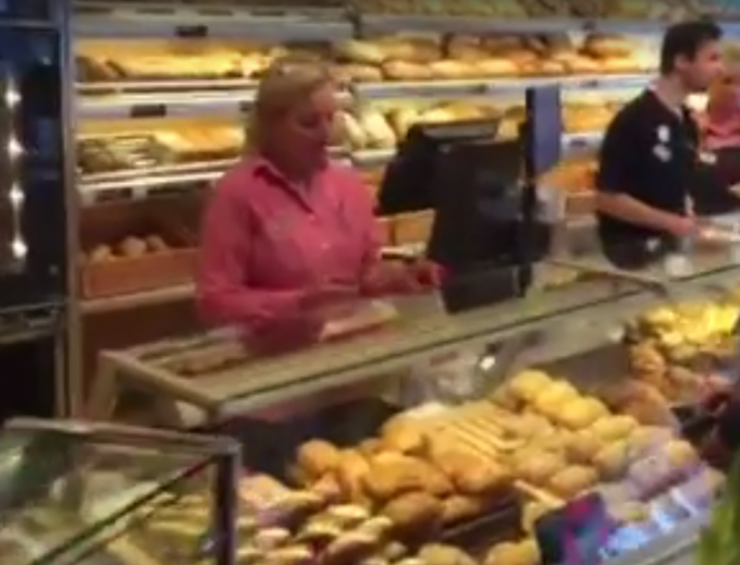 Illustration de l'article : Dans cette boulangerie allemande, ce que les clients re&ccedil;oivent cr&eacute;erait un scandale en France ! Pourriez-vous en acheter ?