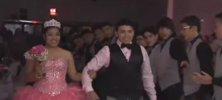 Illustration de l'article : Son fr&egrave;re est d&eacute;c&eacute;d&eacute; dans un accident de la route. 10 ans plus tard, ses parents lui r&eacute;v&egrave;lent un secret incroyable pour son anniversaire ! 