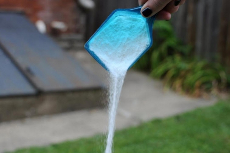 Illustration de l'article : Le vinaigre &agrave; l&rsquo;honneur: Voici 10 trucs insoup&ccedil;onn&eacute;s que vous pouvez faire avec...