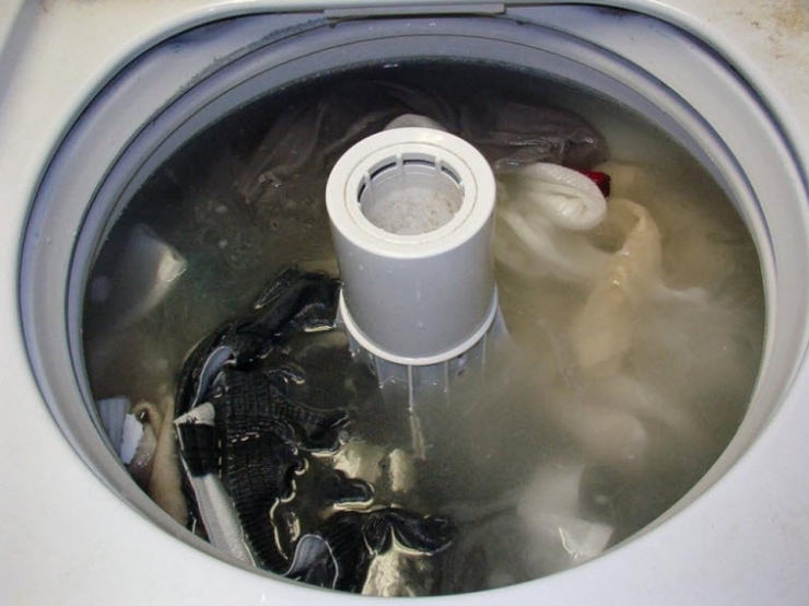 Illustration de l'article : Le vinaigre &agrave; l&rsquo;honneur: Voici 10 trucs insoup&ccedil;onn&eacute;s que vous pouvez faire avec...