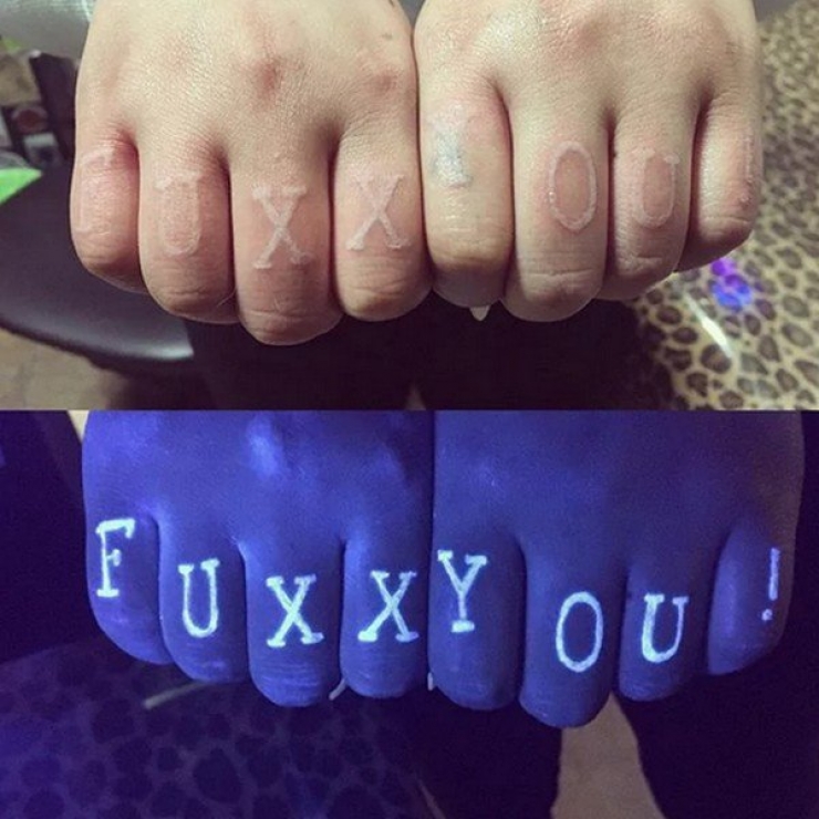 Illustration de l'article : Discrets le jour, ces tatouages &agrave; la lumi&egrave;re UV sont magnifiques la nuit...