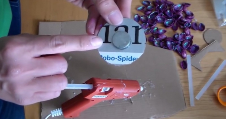 Illustration de l'article : Elle remplit un sac &agrave; cong&eacute;lation de coques de pistache et ce qu'elle pr&eacute;pare vaut de l'or !