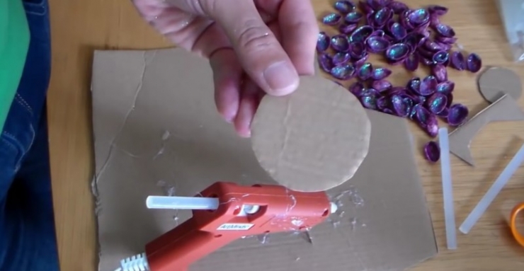 Illustration de l'article : Elle remplit un sac &agrave; cong&eacute;lation de coques de pistache et ce qu'elle pr&eacute;pare vaut de l'or !