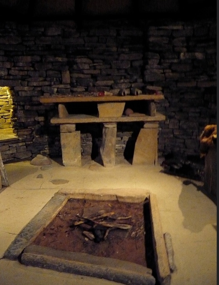 Illustration de l'article : D&eacute;couverte par un fermier en 1850, cette porte cach&eacute;e renferme quelque chose qui a surpris le monde entier...