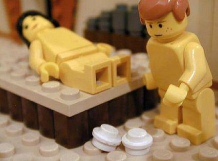 Illustration de l'article : Ces 18 photos nous prouvent qu’il ne faut JAMAIS laisser les adultes jouer aux Lego...