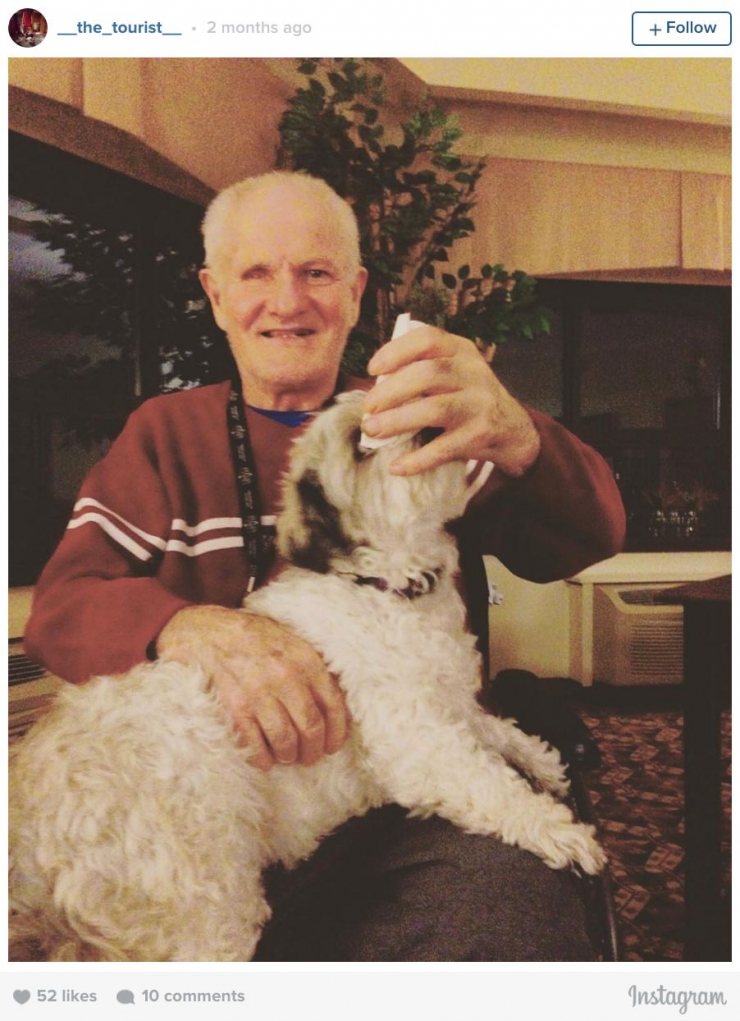 Illustration de l'article : Elle entre dans une maison abandonn&eacute;e et y fait une d&eacute;couverte qui brise le coeur !