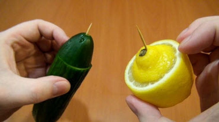 Illustration de l'article : Placer 4 cure-dents dans une patate de cette mani&egrave;re, une astuce que j'aurais aim&eacute; conna&icirc;tre plus t&ocirc;t !