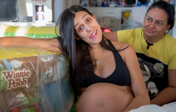 Illustration de l'article : Cette maman tenait absolument &agrave; accoucher chez elle... Des clich&eacute;s incroyables !