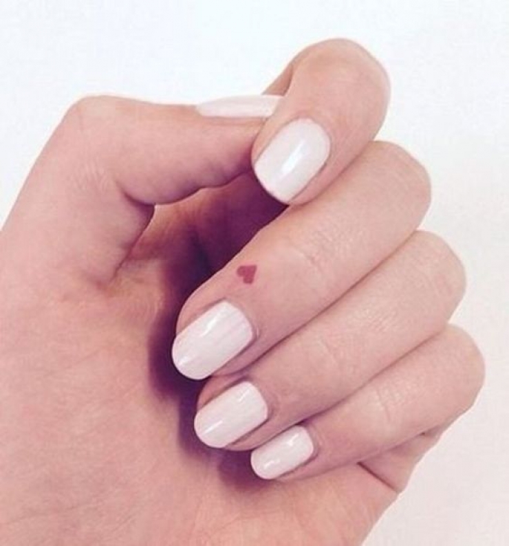 Illustration de l'article : 30 tatouages discrets mais magnifiques que vous appr&eacute;cierez certainement !  