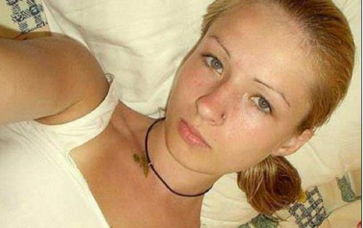 Illustration de l'article : Cette fille s'est fait enlever des parties du corps pour ressembler à ça ! Une transformation choquante...