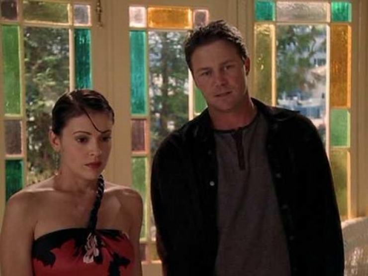 Bryan krause et allysa milano : la série " Charmed. 