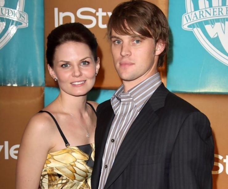 Illustration de l'article : Ces 14 couples de stars ont été obligés de travailler ensemble après leur rupture...