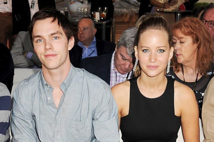 Illustration de l'article : Ces 14 couples de stars ont été obligés de travailler ensemble après leur rupture...