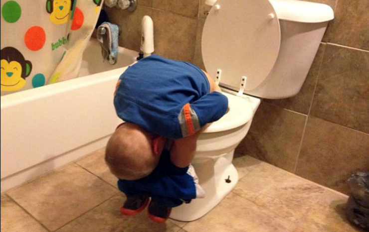 Illustration de l'article : Les enfants sont capables de s'endormir n'importe o&ugrave;. La preuve avec ces 25 photos !