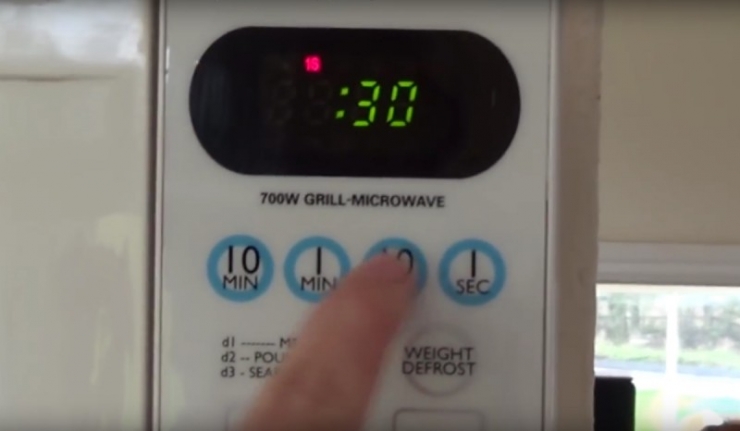 Illustration de l'article : Il vous suffit de ces deux ingr&eacute;dients pour vous d&eacute;barrasser de vos points noirs !