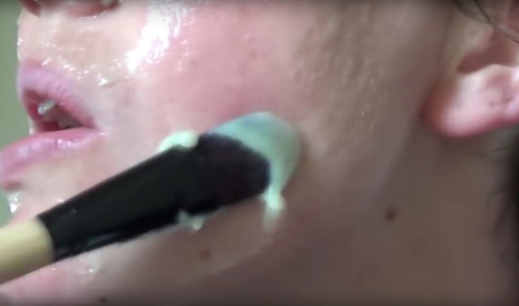 Illustration de l'article : Il vous suffit de ces deux ingr&eacute;dients pour vous d&eacute;barrasser de vos points noirs !