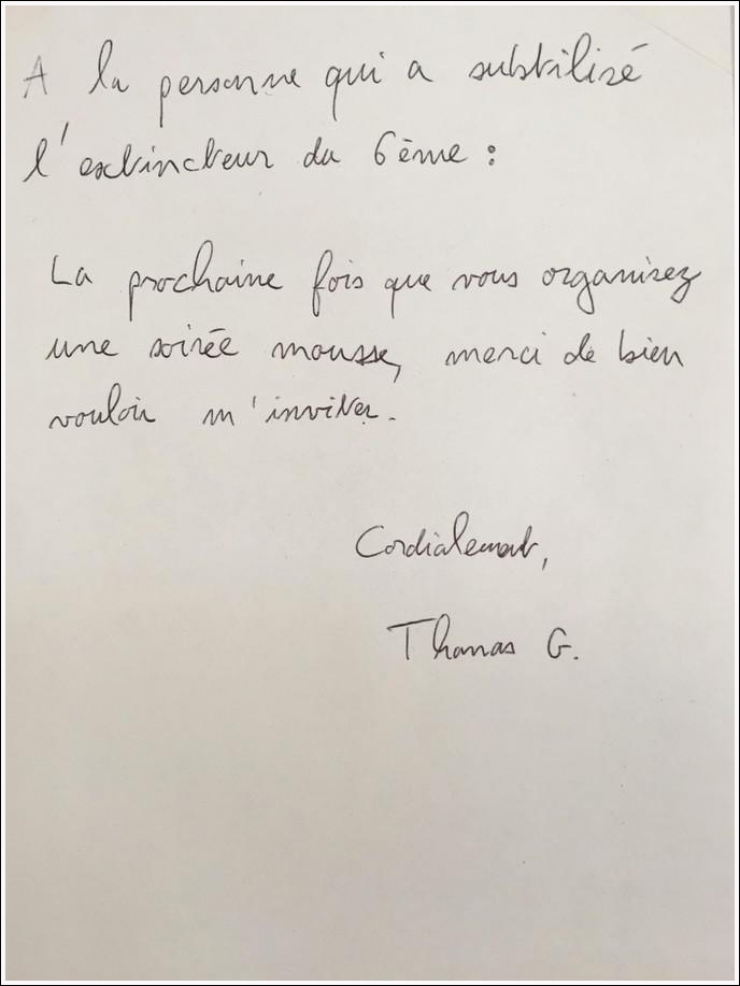 Illustration de l'article : C'est la guerre entre les voisins et à voir ces 20 messages, ça devient vraiment grave !