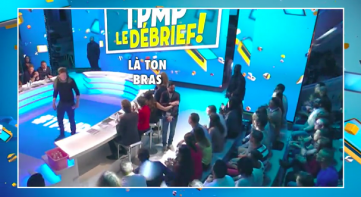 Illustration de l'article : "Il t'a mis la main sur son sexe ?"... Internet polémique, Cyril Hanouna est-il allé trop loin avec sa chroniqueuse ?