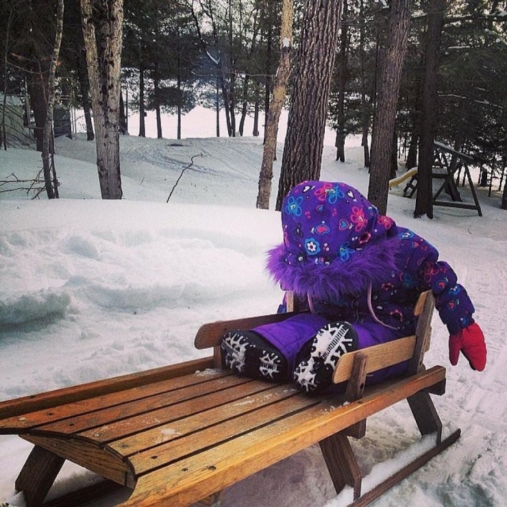 Illustration de l'article : 14 mamans qui ont encore retrouv&eacute; leurs enfants endormis dans des endroits loufoques. J'esp&egrave;re que &ccedil;a ne sentait pas trop le fromage pour la 4...