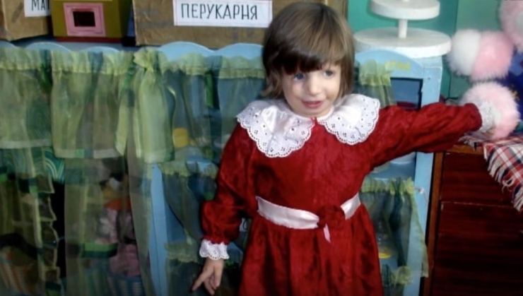 Illustration de l'article : Ce bébé a été abandonné dès la naissance, mais regardez ce qu'elle est devenue 6 ans plus tard !