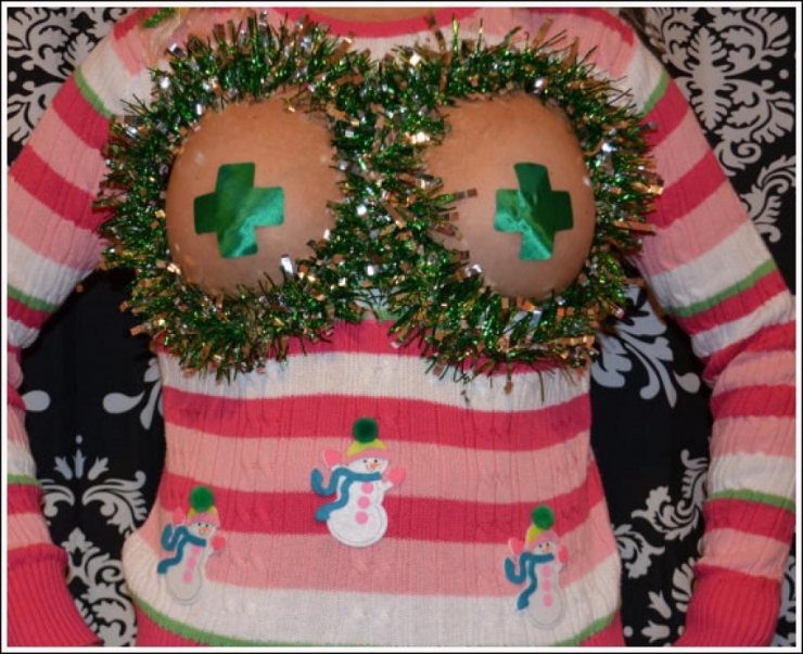 Illustration de l'article : Les femmes transforment leur poitrine pour Noël. Cette nouvelle mode affole le net à 3 jours du réveillon...