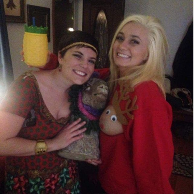 Illustration de l'article : Les femmes transforment leur poitrine pour Noël. Cette nouvelle mode affole le net à 3 jours du réveillon...