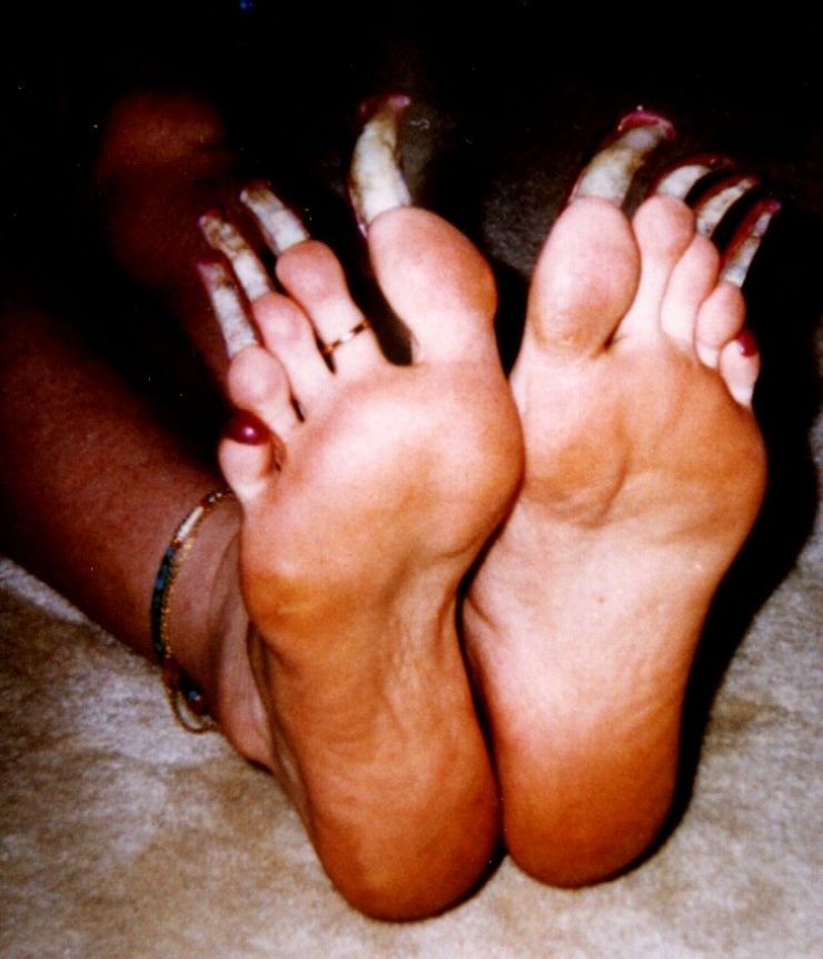 Illustration de l'article : Ces 15 femmes ont déclaré la guerre à leur coupe-ongles...