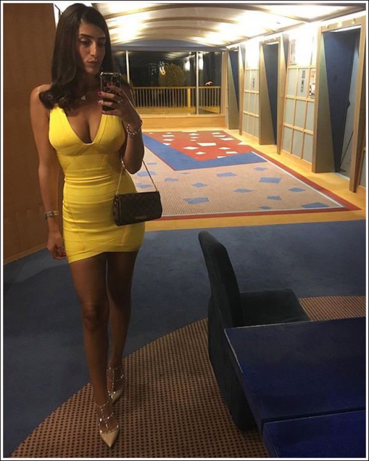 Illustration de l'article : Ces 26 robes sont-elles correctes, trop moulantes, ou provocantes d’après vous ?