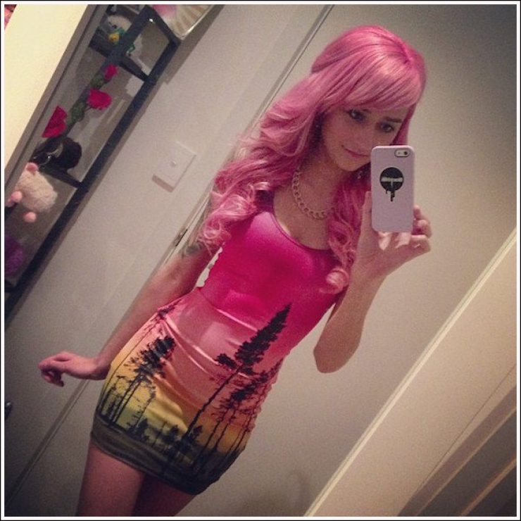 Illustration de l'article : Ces 26 robes sont-elles correctes, trop moulantes, ou provocantes d’après vous ?