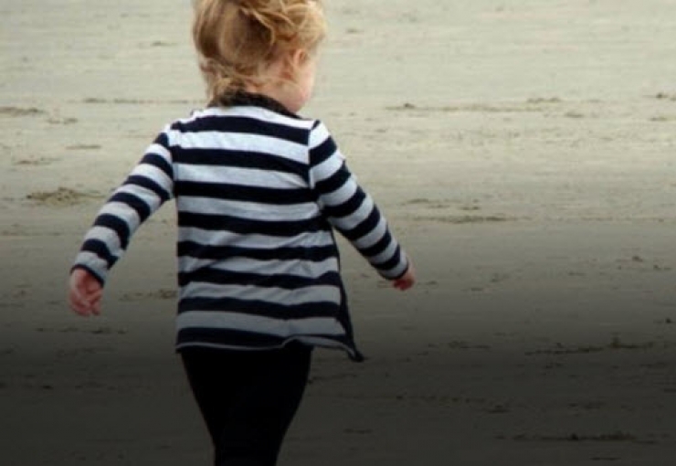 Illustration de l'article : Endeuillée, elle hurle sur une fillette de 6 ans et le regrette quand elle reçoit cette lettre, 4 semaines plus tard...