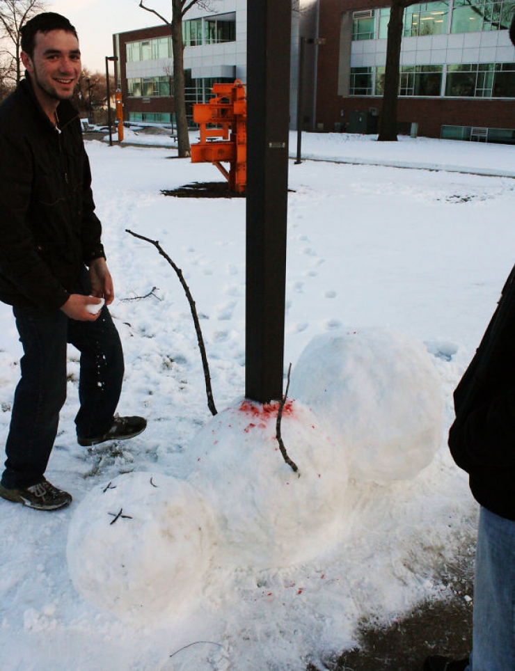 Illustration de l'article : Les 22 sculptures en neige les plus impressionnantes et drôles du monde… Quel talent !