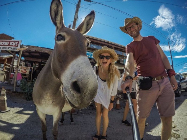 Illustration de l'article : Un van et 8 euros par jour… Il n’en fallait pas plus à ce couple pour démarrer un tour du monde !
