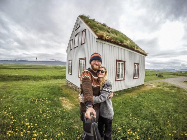 Illustration de l'article : Un van et 8 euros par jour… Il n’en fallait pas plus à ce couple pour démarrer un tour du monde !
