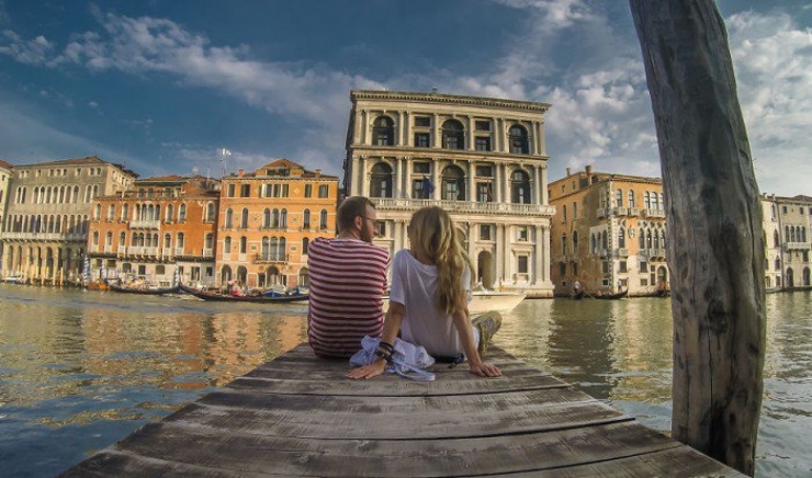 Illustration de l'article : Un van et 8 euros par jour… Il n’en fallait pas plus à ce couple pour démarrer un tour du monde !