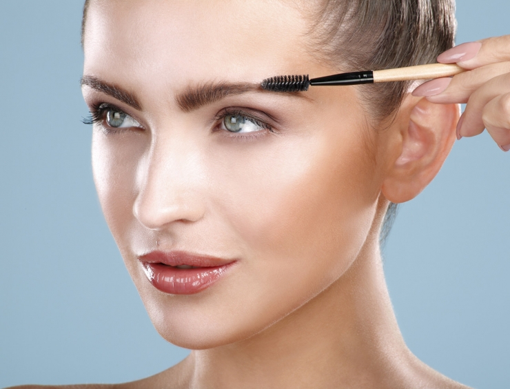 Illustration de l'article : 8 étapes pour réussir vos sourcils à tous les coups ! Plus besoin d’esthéticienne...