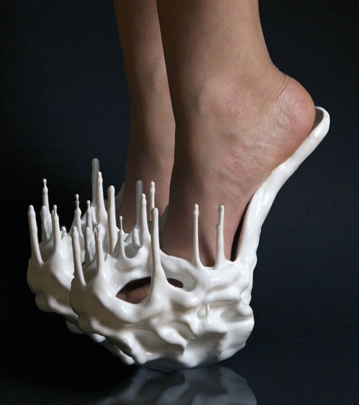 Illustration de l'article : Un simple coup d’oeil sur ces 20 chaussures, et vous aurez instantanément mal aux pieds...