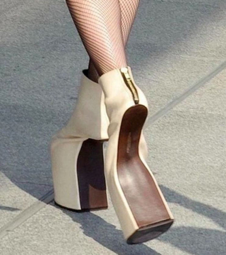 Illustration de l'article : Un simple coup d’oeil sur ces 20 chaussures, et vous aurez instantanément mal aux pieds...