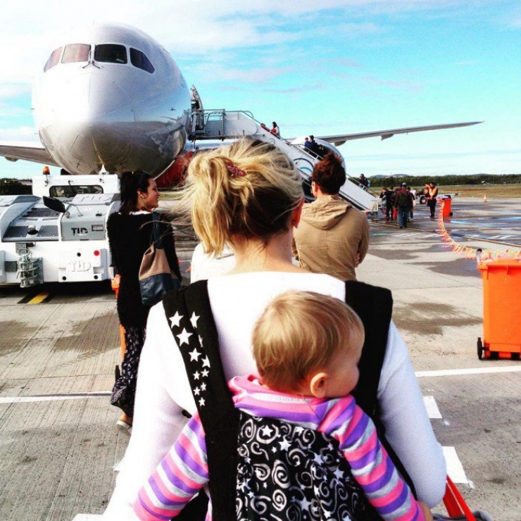 Illustration de l'article : Elle part faire le tour du monde avec sa petite fille de 10 semaines sur le dos… Des clichés magnifiques !